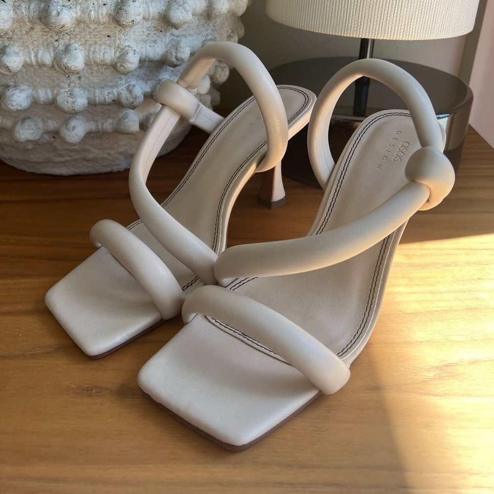 Like-NEW ASOS Design Hanson Padded Mid Heel